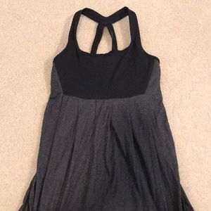 EUC lululemon tank with built in bra